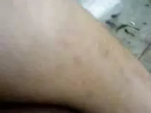 फिस्टिंग सनी लियोन क ...