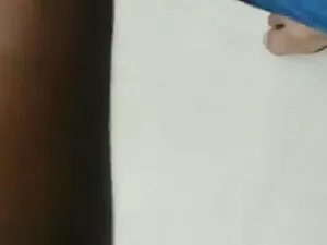निकोल एंडरसन शॉवर क् ...