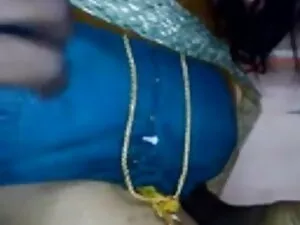 सेक्सी बेब Fucks फोट ...