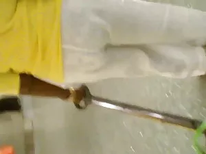 सुनहरे बालों वाली श् ...