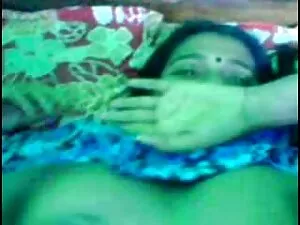 युवा लियोन सेक्सी मू ...