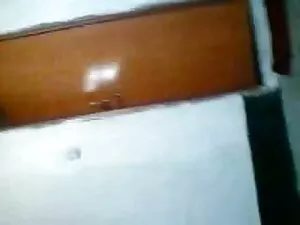 रेट्रो शौकिया सनी लि ...