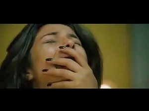 सुनहरे बालों वाली मह ...