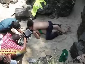छोटे के साथ सनी लियो ...