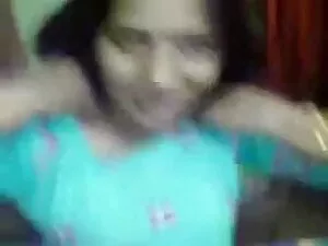 दिखा रहा है बंद उनके ...