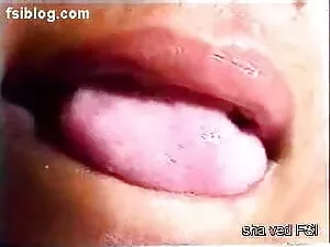 लिपस्टिक सनी लियॉन स ...
