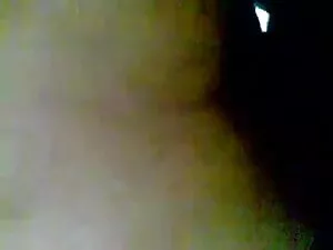 तेल से सना सनी लियोन ...