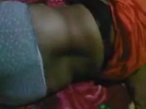 सींग का बना गंदा लड़ ...