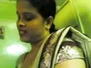 हॉट बेब मुश्किल कमबख ...