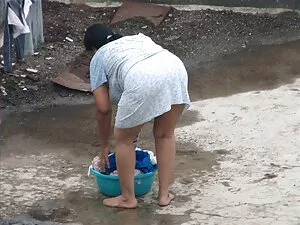 सींग का बना सनी सेक् ...