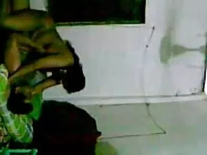 4. एरिका अपने प्रेमी ...