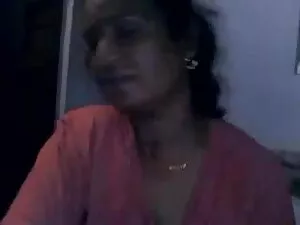 कपड़े धोने सनी लियोन ...