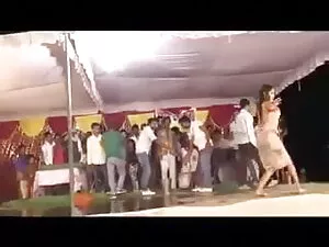 कार्यस्थल पैर सनी लि ...