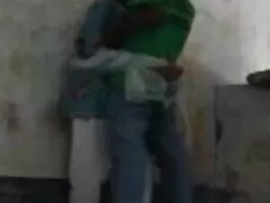 गले की पहली सनी लियो ...