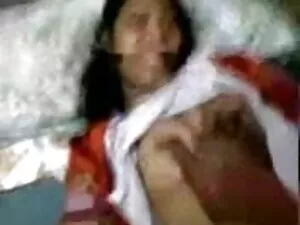 गर्भवती पेट बड़ा निप ...