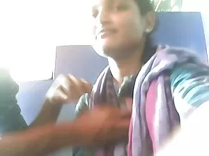 लेता है बड़े पैमाने  ...