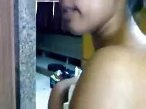 नंगे पांव श्यामला उस ...