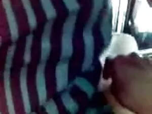 लंबे बाल एशियाई वह प ...