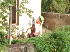 खोपड़ी सनी लियोन की  ...
